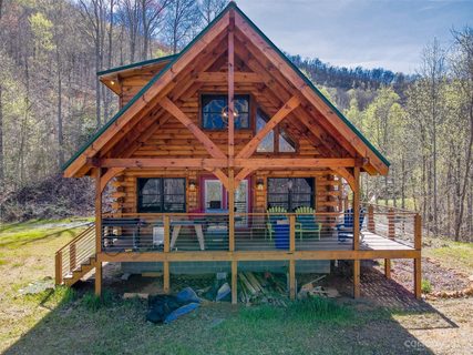 1213 Safari Drive sold home in Wildcat Cove, Sylva, NC