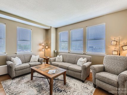 1315 East Boulevard 716