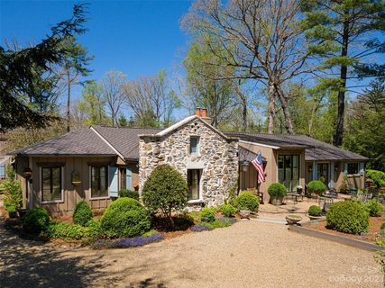15 Hilltop Road
