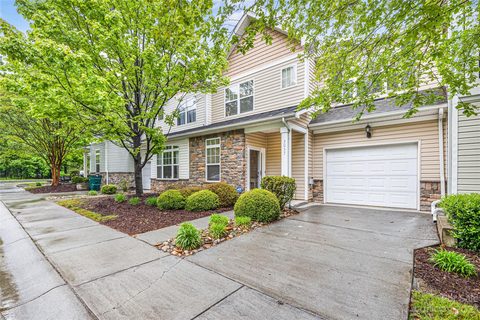 3037 Hibiscus Circle