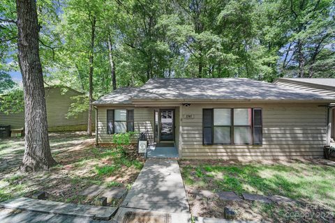 2787 Red Bud Lane