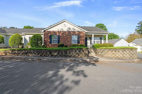 4820 Water Court sold condo in Village Glen, Charlotte, NC