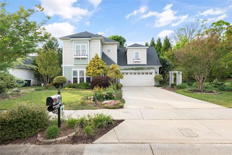 8819 Castle Cliff Drive sold home in Castle Cliff, Matthews, NC