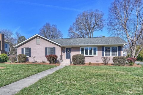 829 Bridlepath Lane