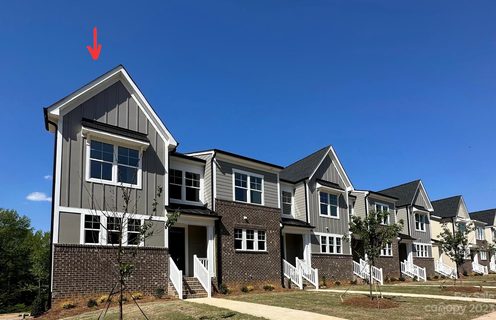120 Glencoe Lane 101 sold townhome in CARRIAGE CLUB TOWNHOMES, Mooresville, NC