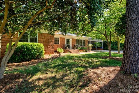 818 Ferndale Drive sold home in Wendover Hills, Statesville, NC