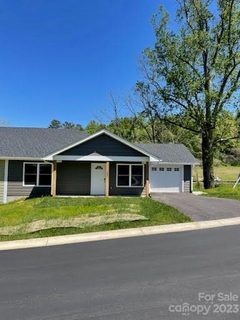 209 Sycamore Cove Road sold townhome in Sycamore Cove, Asheville, NC