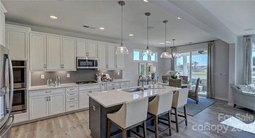 Previously sold for $628,605