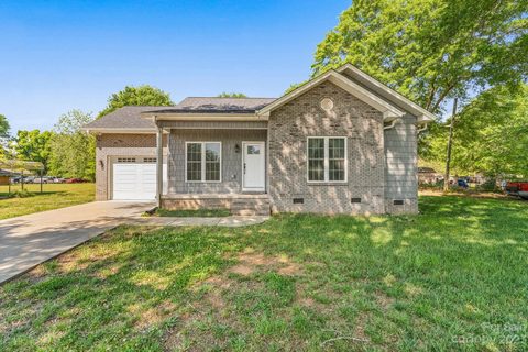 2416 Lafayette Street sold home in Whispering Pines, Shelby, NC
