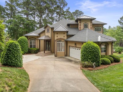 2548 Penngate Drive sold home in Lakepointe North, Sherrills Ford, NC