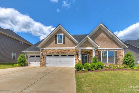 8322 Sandstone Crest Lane sold home in The Traditions at Covington, Indian Land, SC