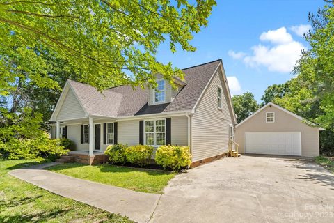 1838 Maple Lane sold home in Green Acres, Lincolnton, NC