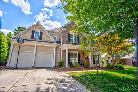 2566 Roswell Court