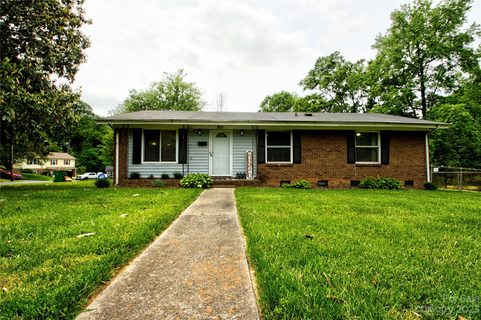 801 Corwin Drive sold home in Fairfax Woods, Charlotte, NC