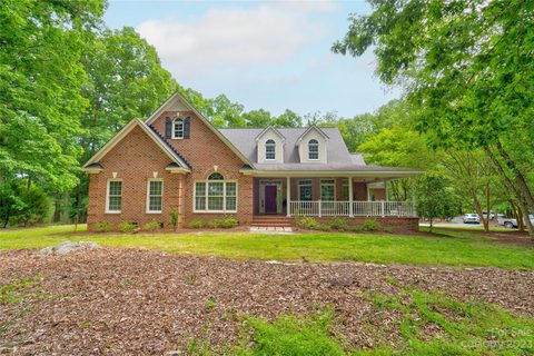 215 Three Knotts Road sold home in Hiel Leah, Monroe, NC