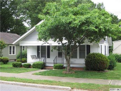 206 S Oakwood Drive