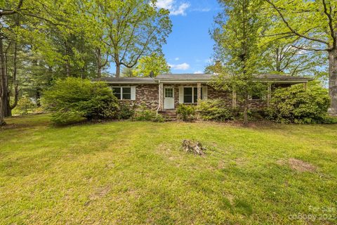 17 Oakbrook Road sold home in Franem Acres, Fletcher, NC