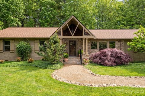 127 Woodhaven Drive sold home in Woodhaven, Hendersonville, NC