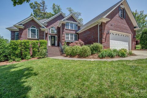 3924 Erskine Drive sold home in Erskine Woods, Bessemer City, NC