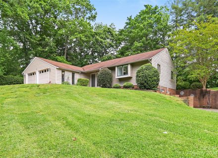 1482 Indian Hills Drive sold home in Indian Hills, Lenoir, NC