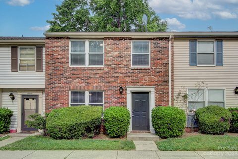 7618 Holly Grove Court sold townhome in Holly Grove, Charlotte, NC