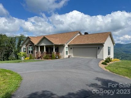 4 Matheny Acres Drive sold home in Apple Blossom Estates, Waynesville, NC