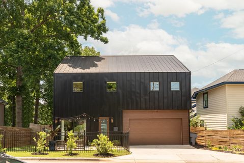 2107 W Trade Street