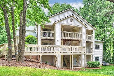 1011 Churchill Downs Court I