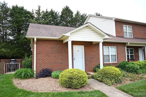 102 Ne Brandywine Drive