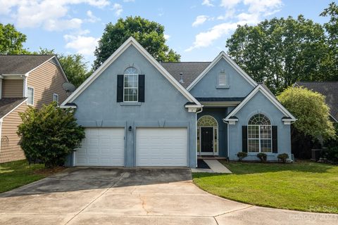 17104 Graves Court sold home in Bordeaux, Cornelius, NC