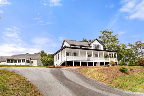 209 Hidden Meadow Drive sold home in Mountain Meadows, Hendersonville, NC