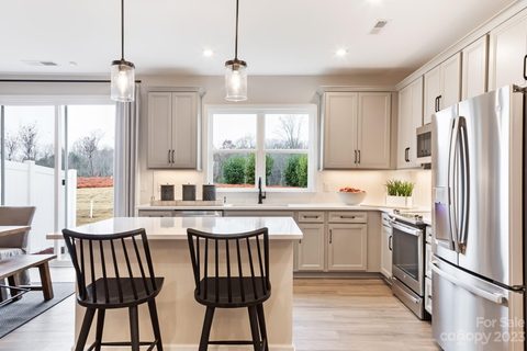 219 Brooks Springs Drive sold townhome in Ashburn, Fort Mill, SC