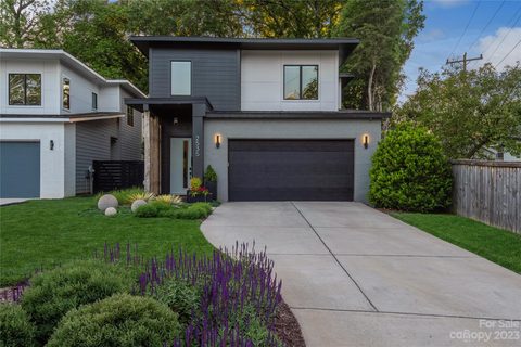 2535 Lola Avenue