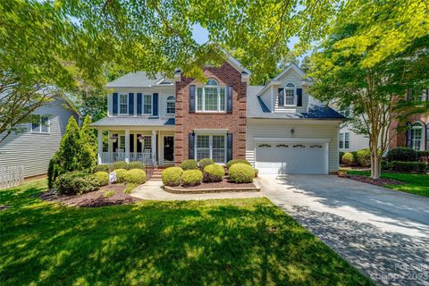 8916 Leinster Drive sold home in Kingston Forest, Charlotte, NC
