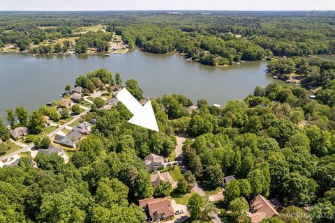 3641 W Bay Drive sold lot in Bay Pointe, Sherrills Ford, NC