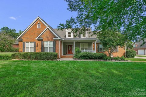 107 S Gibbs Road sold home in Gibbs Cove, Mooresville, NC