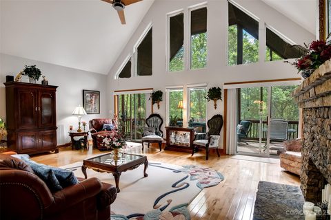 261 Stonehaven Drive sold home in Stonehaven, Cullowhee, NC