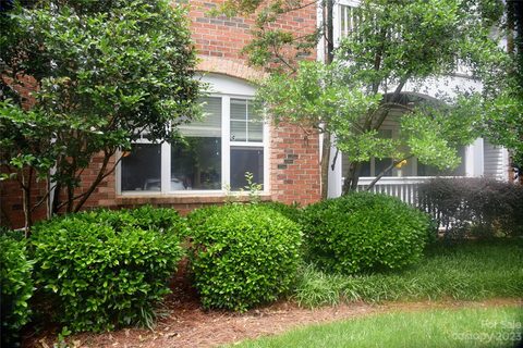 5601 Fairview Road 16 sold condo in Wren Crest, Charlotte, NC