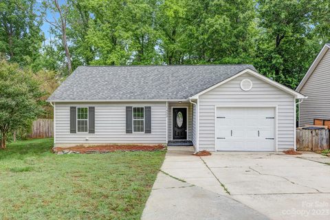 1402 Ridgewood Drive sold home in Hidden Valley, Concord, NC
