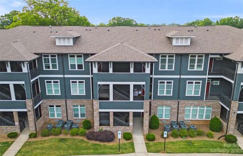 935 Mcalway Road 304