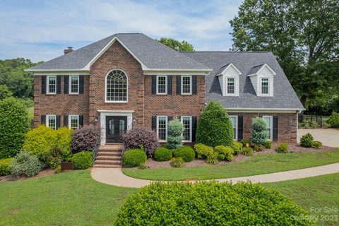 2056 Meadow Run Drive sold home in Valley Ranch, Matthews, NC
