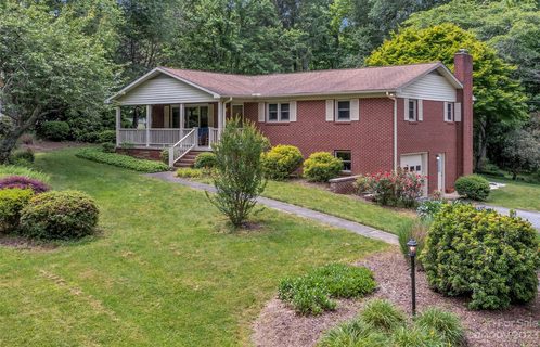 122 Sir Galahad Drive sold home in Camelot, Hendersonville, NC