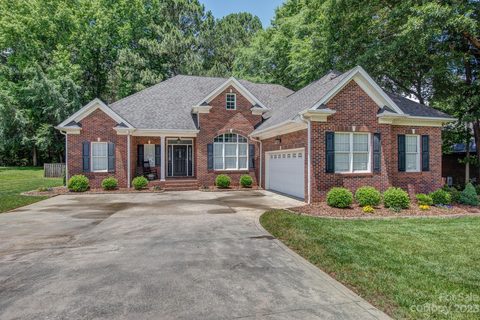 5269 Hickory Knoll Lane sold home in Hickory Ridge Estates, Mount Holly, NC