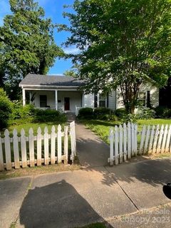 713 Neil Street