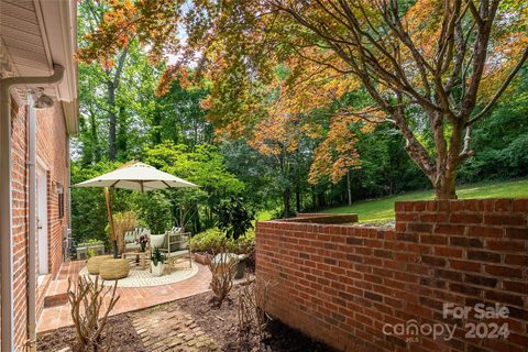 503 Golfview Court sold home in WoodRidge Estates, Lenoir, NC