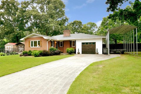 101 Crestwood Court sold home in Suburban Woods, Kannapolis, NC