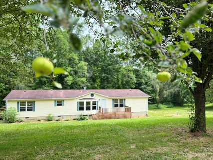 121 Sweet Clover Lane sold home in Clover Brook, Weaverville, NC