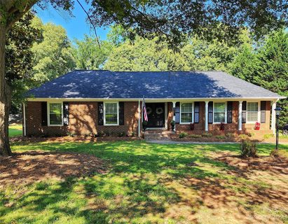 824 Applegate Court