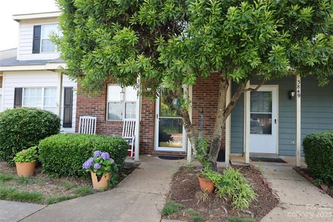 3847 Mosscroft Lane sold townhome in Heathrow on Harris, Charlotte, NC
