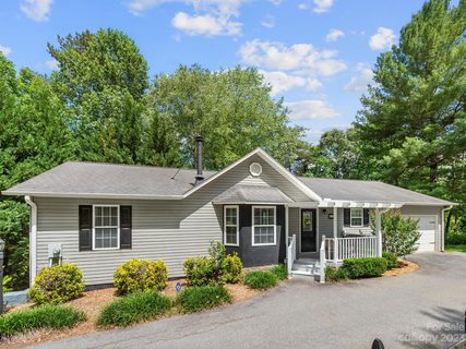 210 Post Oak Trail sold home in Poplar Hills, Leicester, NC